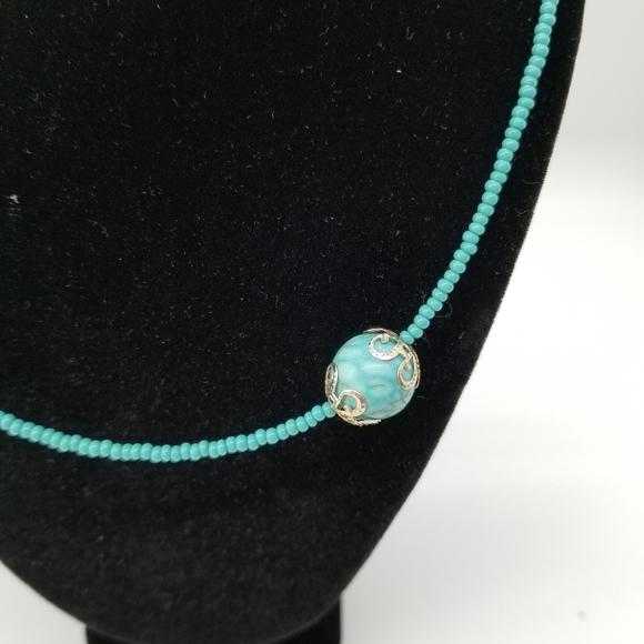 Blue beaded necklace - Picture 2 of 3